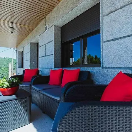 Holiday home Casa Ourense Guxinde *